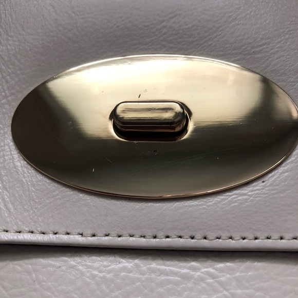 NEW Rowallan of Scotland Handmade Cream Leather Square Crossbody Bag - Picture 9 of 9